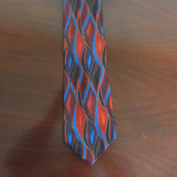 yApre tie in spectacular red and blue - Picture 5 of 5
